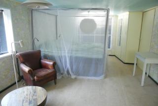 Hoeve Zorglust, luxe chalet voor vier personen met twee slaapkamers, balkon, bordes en tuin, met eventueel extra kinderen in tentje buiten - 5