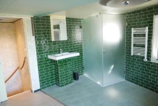 Hoeve Zorglust, luxe chalet voor vier personen met twee slaapkamers, balkon, bordes en tuin, met eventueel extra kinderen in tentje buiten - 3