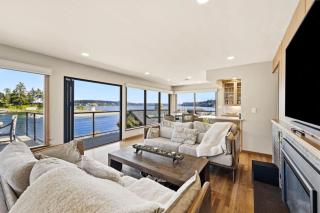 Luxury Waterfront Home walk to Downtown Gig Harbor - 6