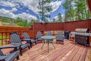 8 Mi to Ruidoso Downs! Family Cabin w/ Deck & Yard - 9