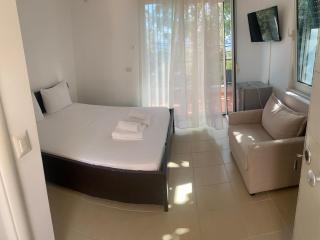 Elite2 Seaside Rooms - 5