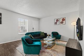 Chic and Cozy Zilker Park 2BR - Walkable & Stylish - 2