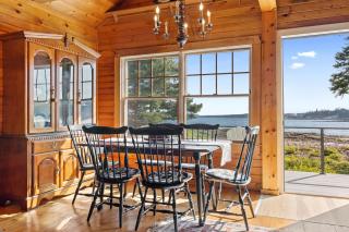 Capstone Cottage - Quintessential Cabin on Bay - 4