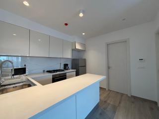 NEW Bright Luxury 1BR Central - 3