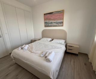 NEW Bright Luxury 1BR Central - 2