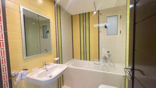 3BR Apt Parking · Bathtub · Lac 2 Tunis - 3