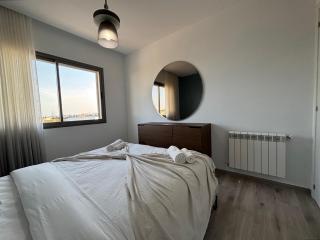 NEW Bright Luxury 1BR Central Location - 9