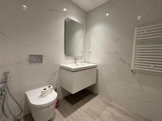 NEW Bright Luxury 1BR Central Location - 7