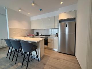 NEW Bright Luxury 1BR Central Location - 4