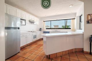 Amazing 2 BR Condo Overlooking the Pool - Romantic Zone - 3