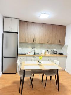 Cozy Central 2 Bedroom Apartment in Myslym Shyri - 1