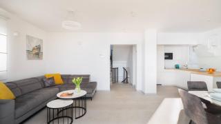 Modern Villa Maris - with heated pool & sea view - 1