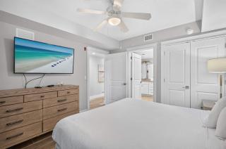 Luxurious first-floor condo with hot tub heated outdoor pool - near entertainment - 6