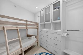Luxurious gulf front condo with private balcony shared pool & beach access - 4