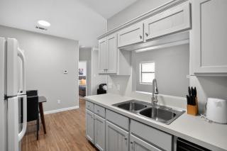 Saddlebrook Comfortable Furnished Apartment - 6