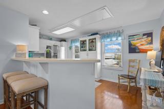 KeyLime Downtown Gulf View-FREE Golf Cart for 2026 - Cedar Key - 2