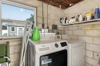 Beachside 3BR with New Hot Tub Huge Backyard - 1