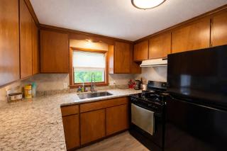 Private Retreat ranch house in South Amherst - 5