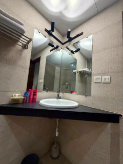 Luxury Aparment 9th Floor Gulberg - 3