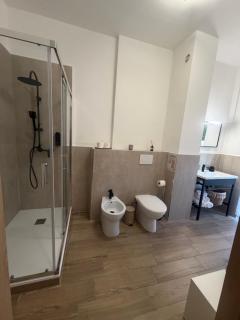 ResidenTillo-Private EnSuite Rooms - 1