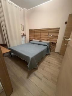 ResidenTillo-Private EnSuite Rooms - 8