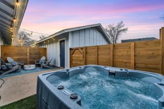 South Austin Bachelorette Hideaway - Sleeps 8 - 8