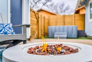 South Austin Bachelorette Hideaway - Sleeps 8 - 1