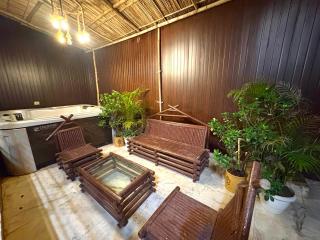 Hot tub - 6