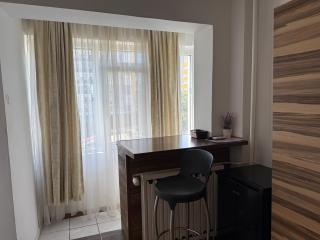 Studio City View - 6
