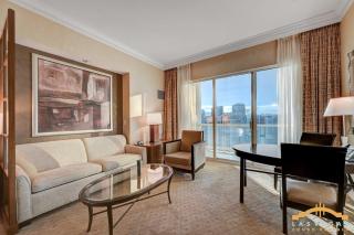 MGM Signature-33-615 Strip View Balcony Studio - 6