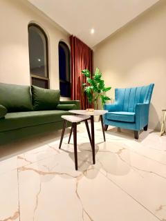Modern indigo Studio Near MM Alam Gulberg Self Check IN - 6