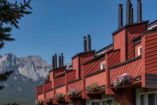 Rocky Mountain Ski Lodge - 9