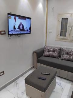Modern downtown private cozy flat with side sea view balcony with Air condition and free wifi - 4