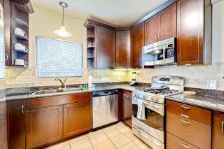 Encinal Condominiums 301 - 3