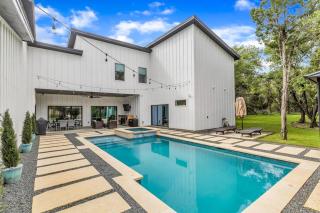 Dog-friendly home with pool, grill, central AC, and Washer and Dryer - 3