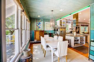 Quiet central home with enclosed yard, deck, grill, central AC, washer and dryer - 2