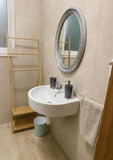 Authentic Studio in Sliema, Steps from the Sea - 4