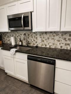Archer House 2BR · Workspace · Pets · Downtown - 4