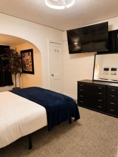 Archer House 2BR · Workspace · Pets · Downtown - 2