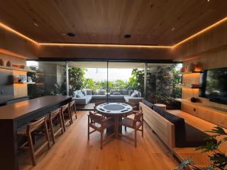 Skyline 41 Luxury Executive Loft - 3