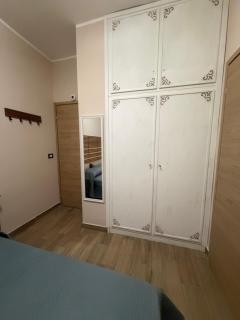 ResidenTillo-Private EnSuite Rooms - 4