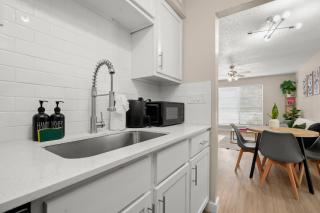 Austin Medical Hub Cozy 1BR Free Parking - 9