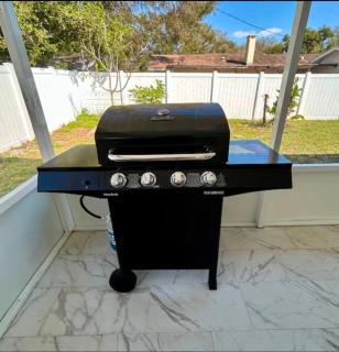 Fam Friendly 4BR Getaway/Game Room/BBQ/Mins to Bch - 6