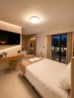 Centrica Suite Hotel - 8