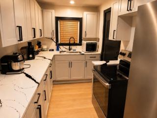Modern Home Professionals and Business Travelers - 7