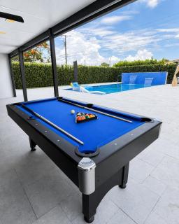 Group Getaway Private Pool, Billiards & Gym - 7