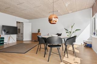 Cozy Apartment With Bali-Inspired Terrace - 6
