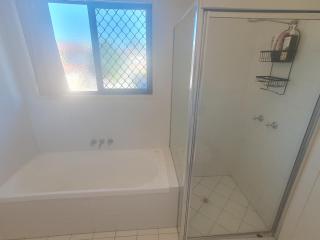 Comfy private room & ensuite, near shops & lake - Cypress Gardens - 7
