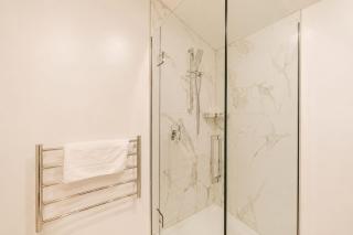 Misty Meadows Manor - Your Urban Oasis - 5