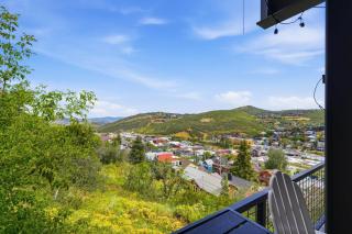 Ridge Home Multi-level with PC Views Ski Trail - 1